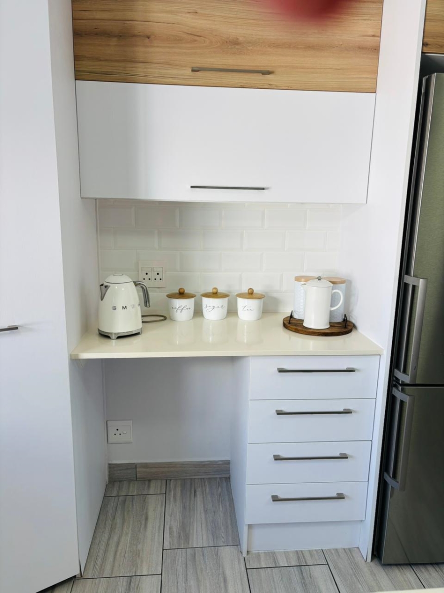 To Let 3 Bedroom Property for Rent in Aston Bay Eastern Cape